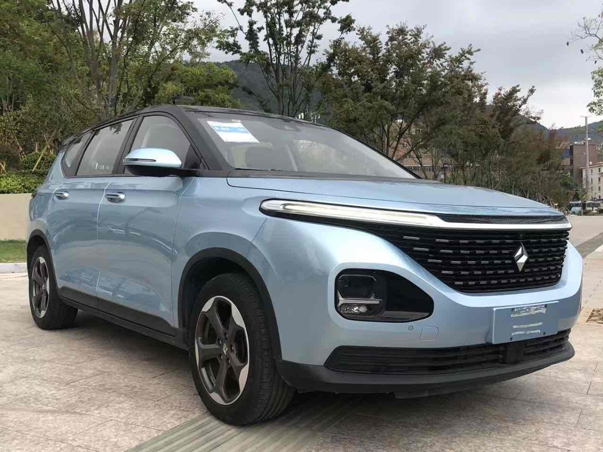 宝骏 rm-5 2019款 1.5t cvt 24小时在线尊贵型 6座图片