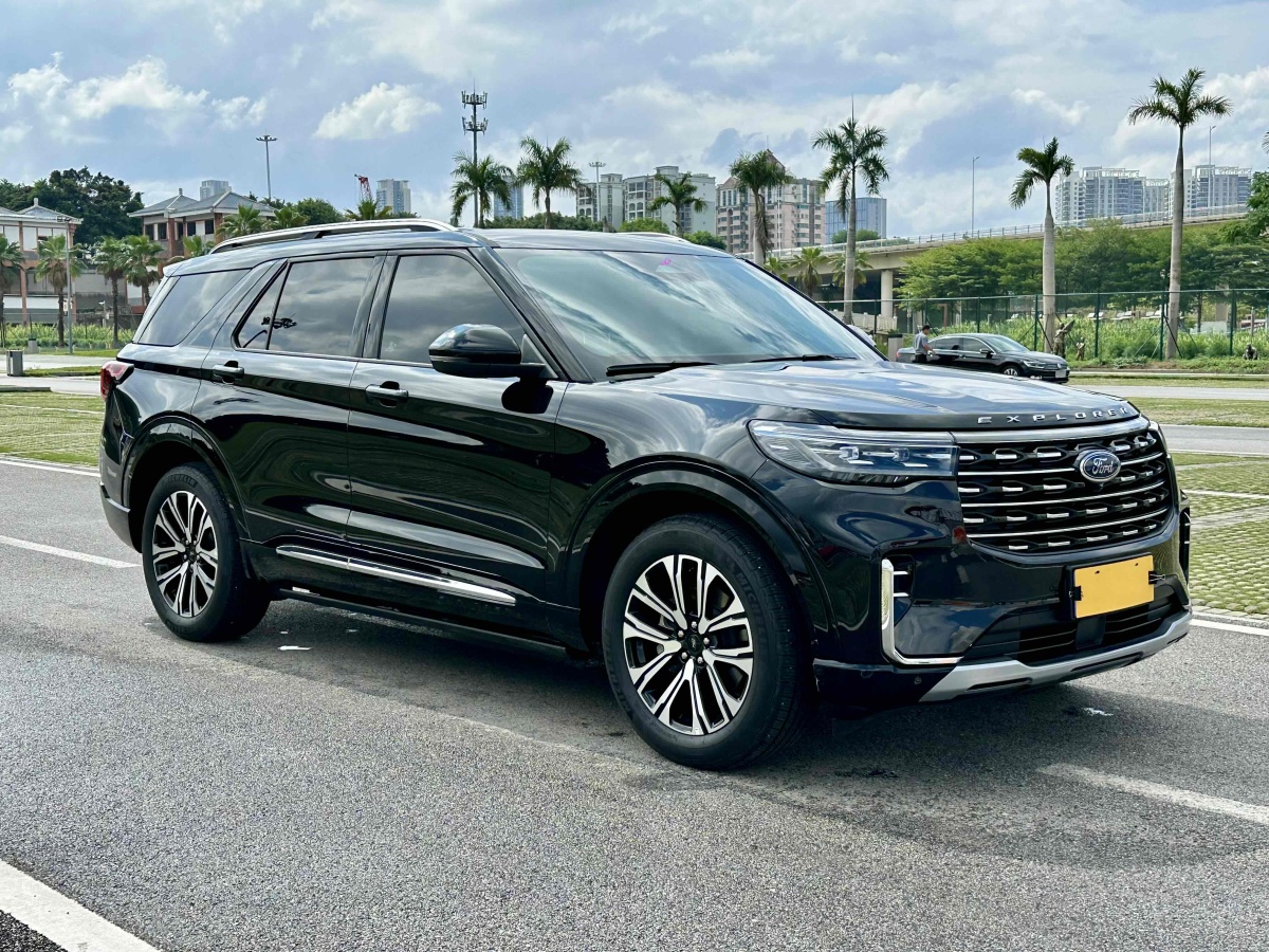 2024年12月福特 探險(xiǎn)者  2024款 2.3T EcoBoost 四驅(qū)鈦金版 6座