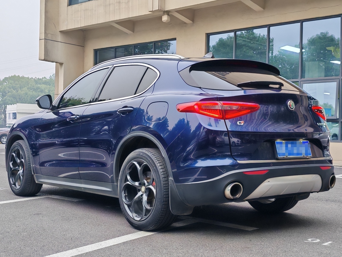 阿爾法·羅密歐 Stelvio  2017款 2.0T 200HP 精英版圖片