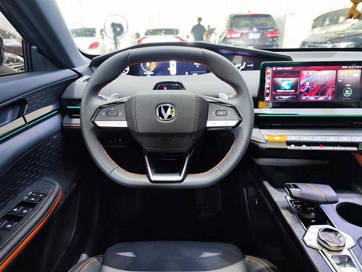 長(zhǎng)安 長(zhǎng)安UNI-V  2022款 1.5T 尊貴型圖片