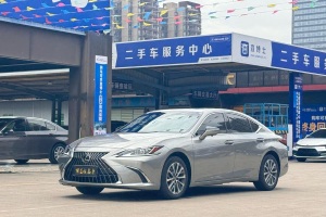ES 雷克薩斯 200 卓越版