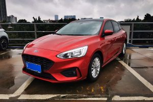 ?？怂?福特 三廂 EcoBoost 180 自動(dòng)鋒潮型