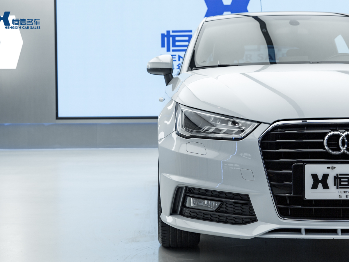 奧迪 奧迪A1  2016款 30 TFSI Sportback S Line運(yùn)動(dòng)版圖片