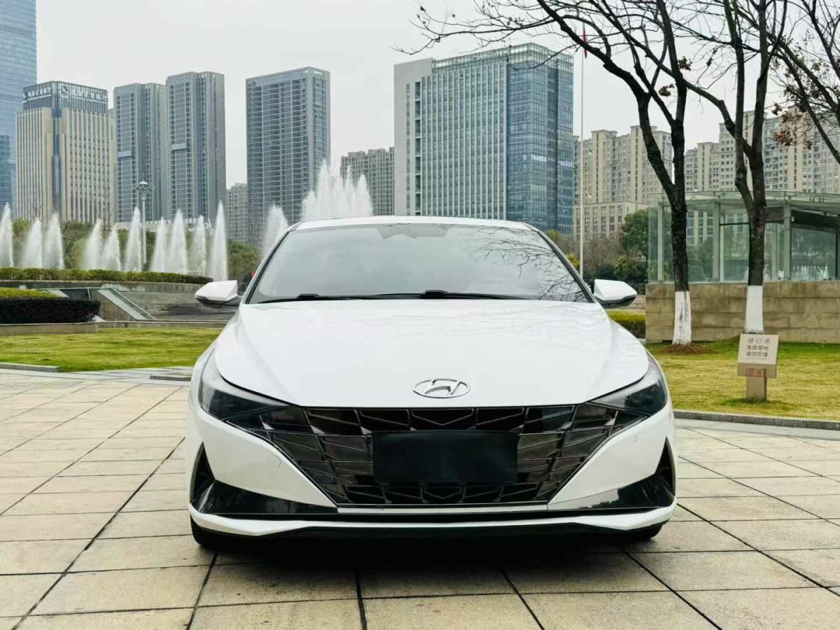 現(xiàn)代 伊蘭特  2022款 1.5L CVT 20周年紀念款圖片