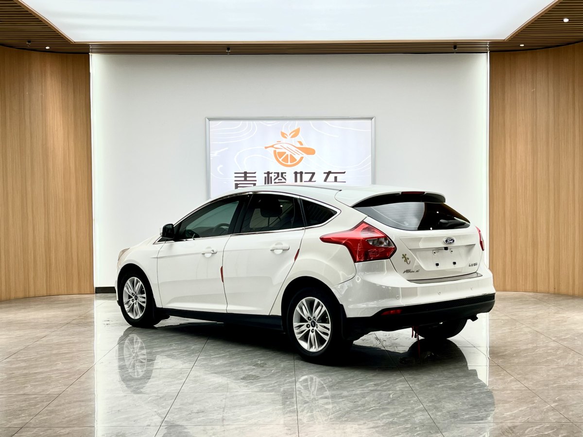 福特 ?？怂? 2012款 兩廂 1.6L 自動風(fēng)尚型圖片