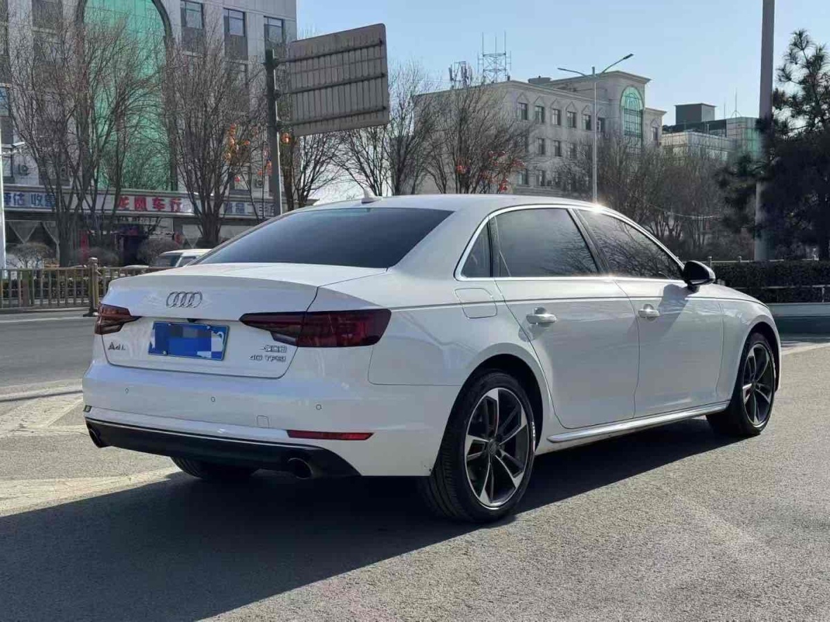 奧迪 奧迪A4L  2018款 30周年年型 40 TFSI 進(jìn)取型圖片