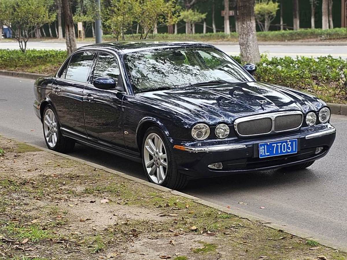 捷豹 XJ  2007款 XJ6L 3.0皇家加長版圖片