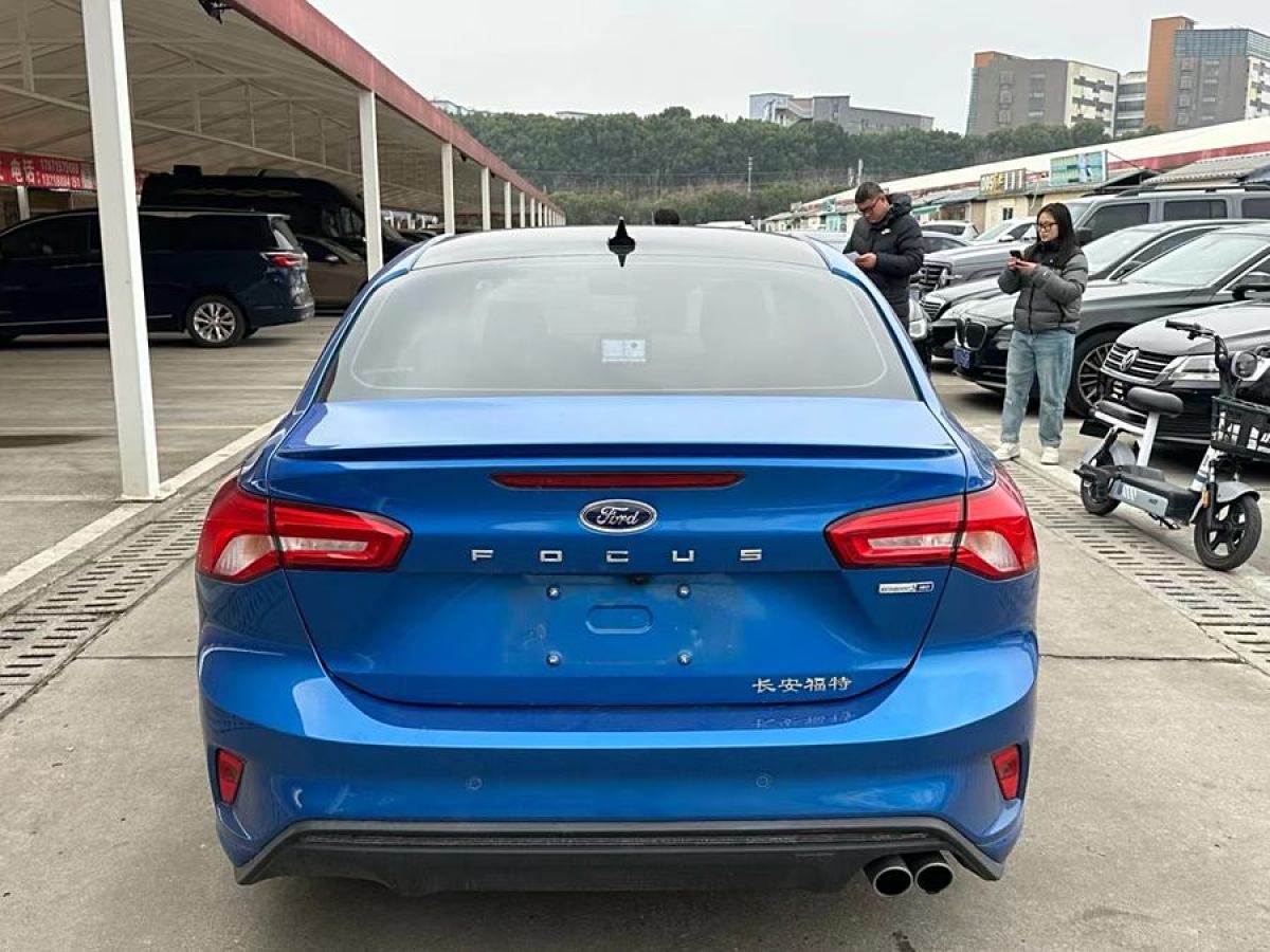 福特 福克斯  2019款 三廂 EcoBoost 180 自動(dòng)ST Line圖片