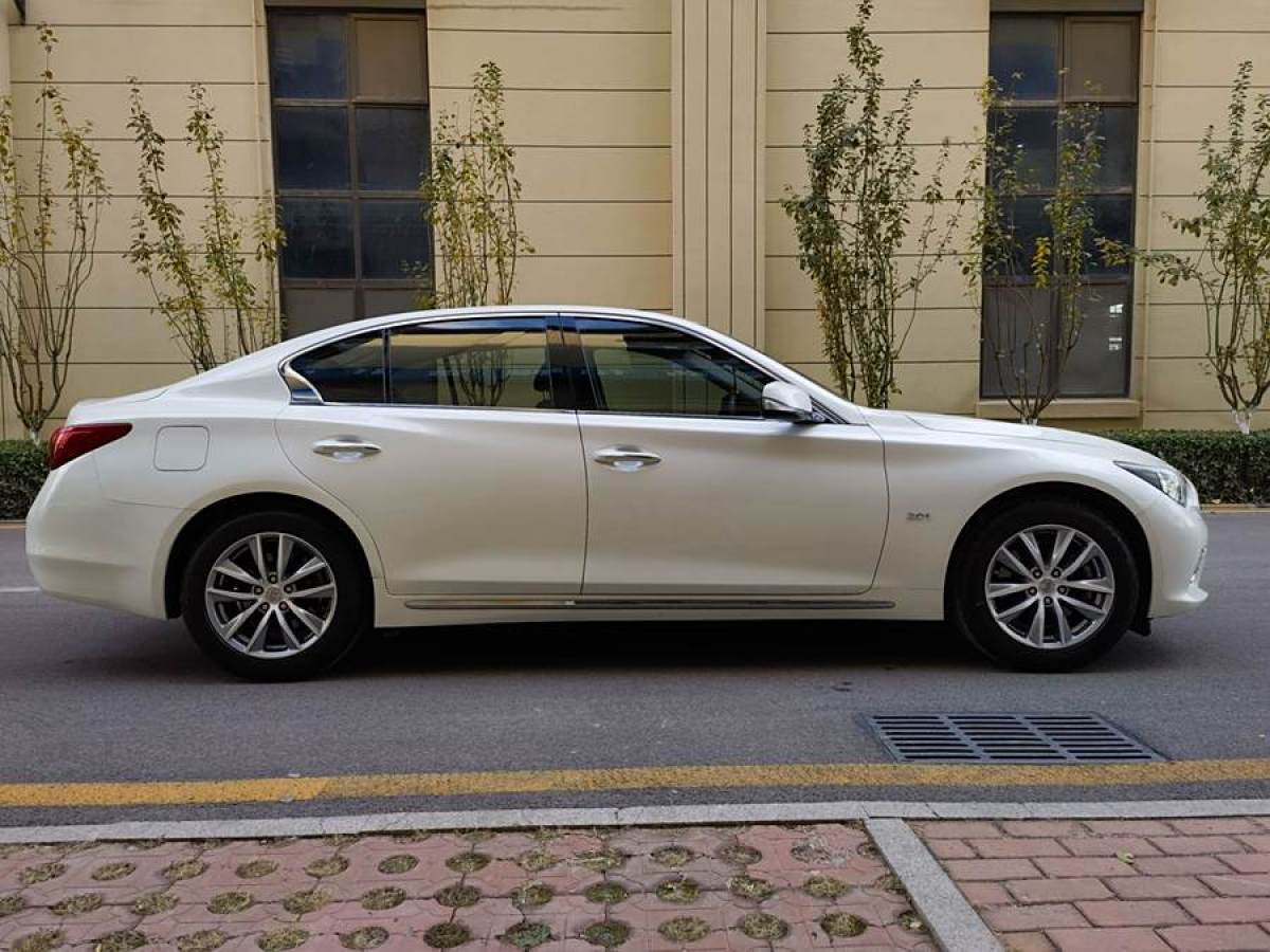 英菲尼迪 Q50L  2016款 2.0T 悅享版圖片