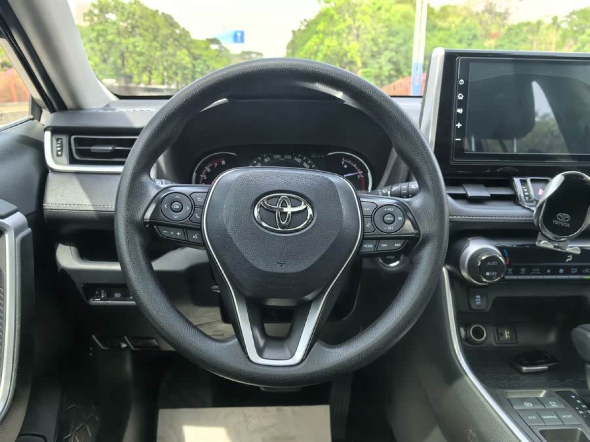 豐田 RAV4榮放  2020款 2.0L CVT兩驅(qū)風(fēng)尚版圖片