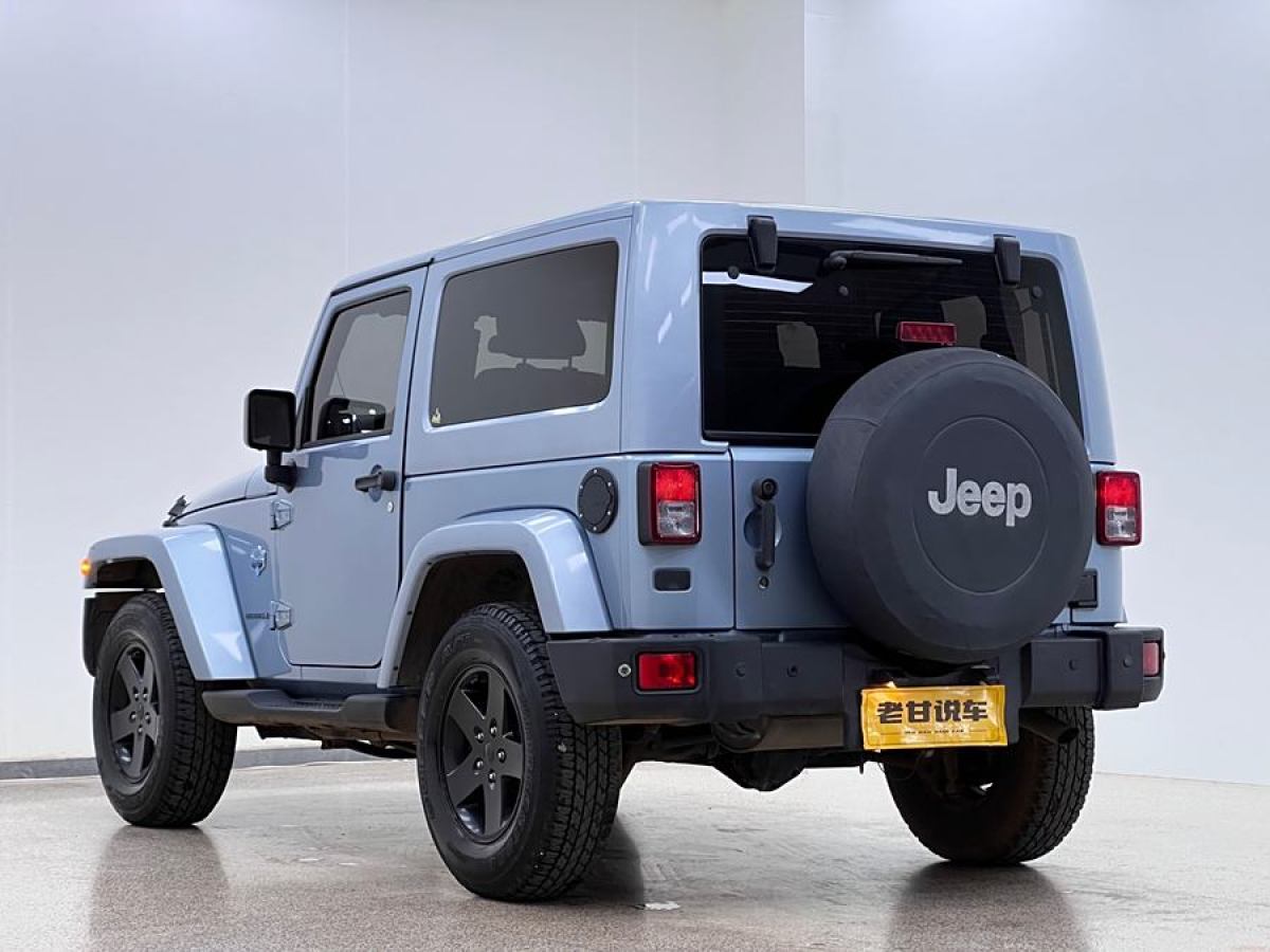 Jeep 牧馬人  2012款 3.6L Sahara 極地版圖片