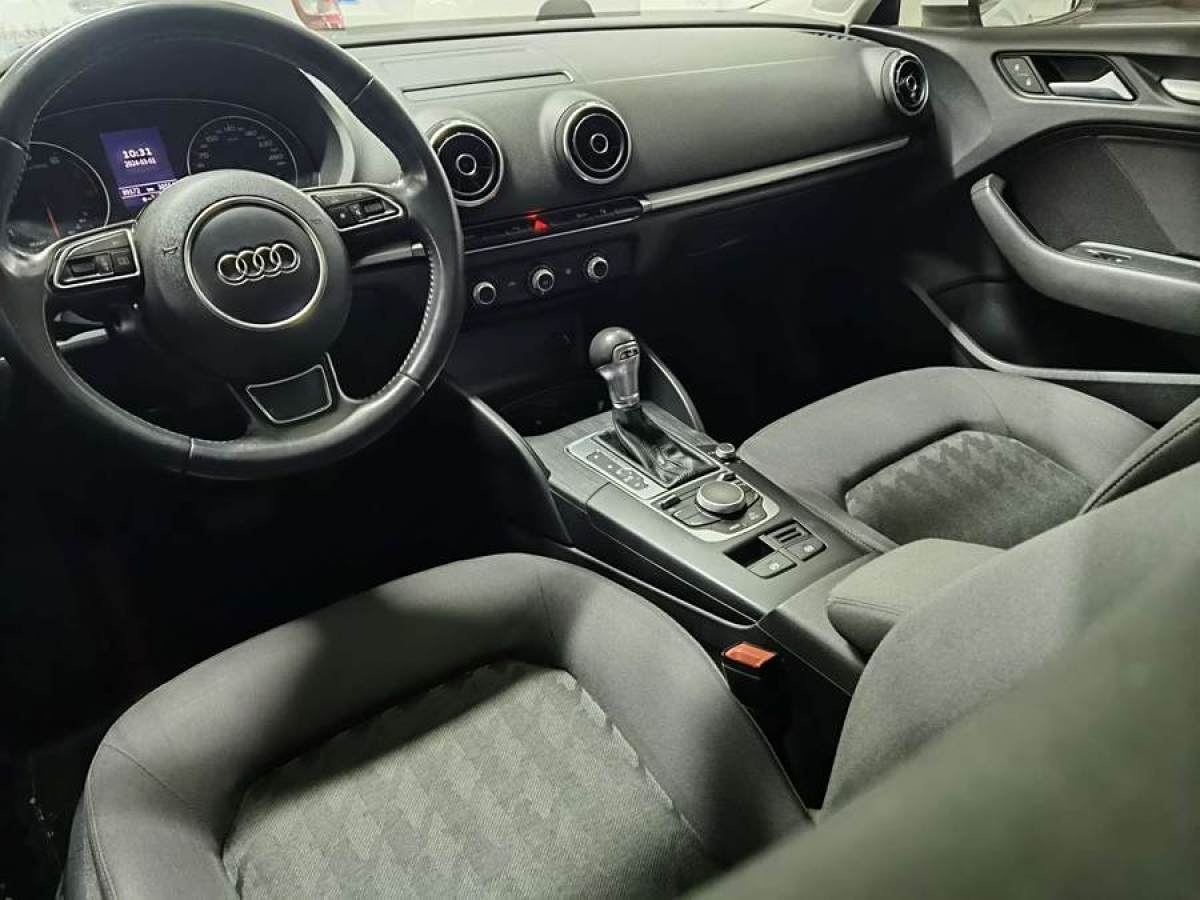 奧迪 奧迪A3  2016款 Sportback 35 TFSI 領(lǐng)英型圖片