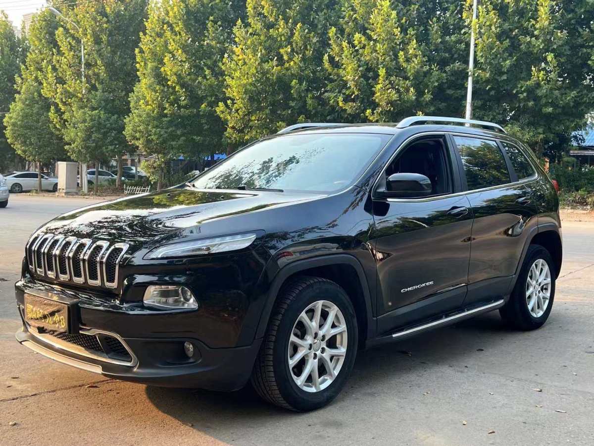 2019年1月Jeep 自由光  2017款 2.0L 優(yōu)越版