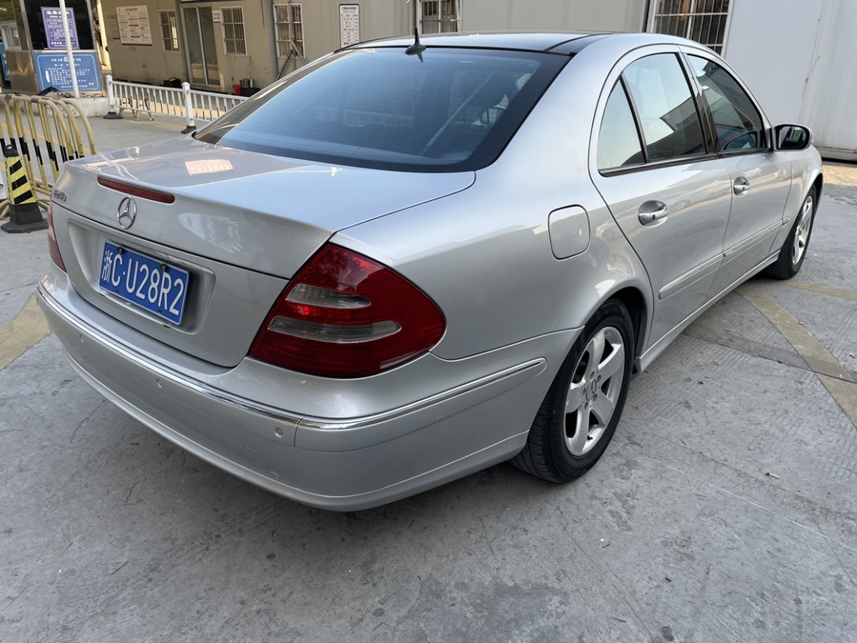 奔馳 奔馳E級(jí)  2004款 E 240圖片