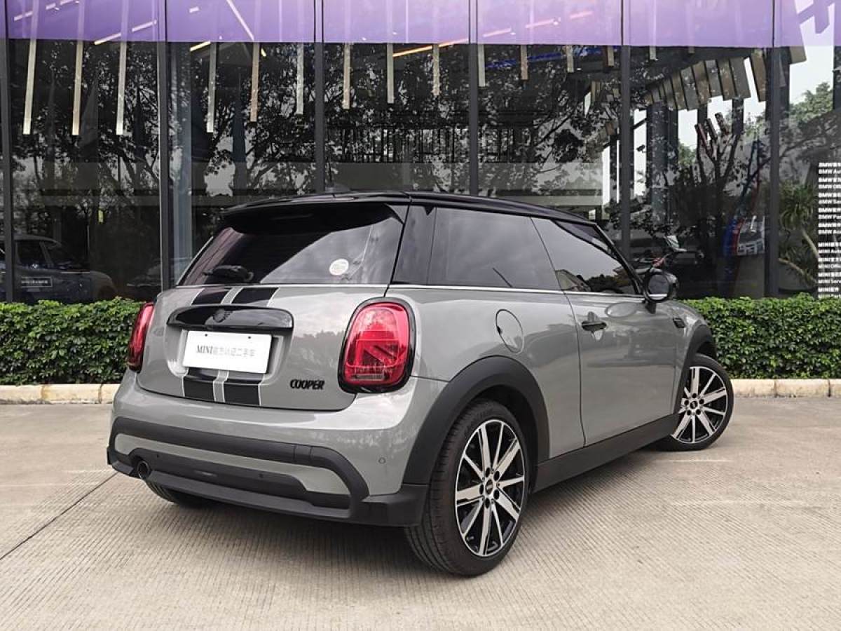 MINI MINI  2023款 改款 1.5T COOPER 藝術(shù)家圖片