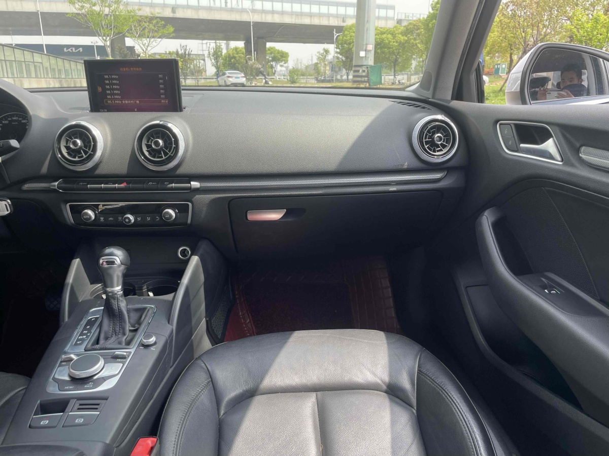 奧迪 奧迪A3  2018款 30周年年型 Limousine 35 TFSI 時尚型圖片