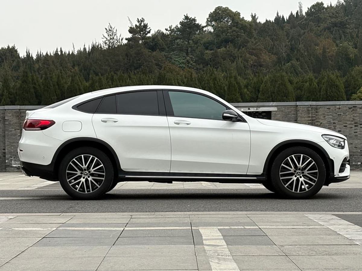 奔馳 奔馳GLC  2022款 改款 GLC 300 4MATIC 轎跑SUV圖片