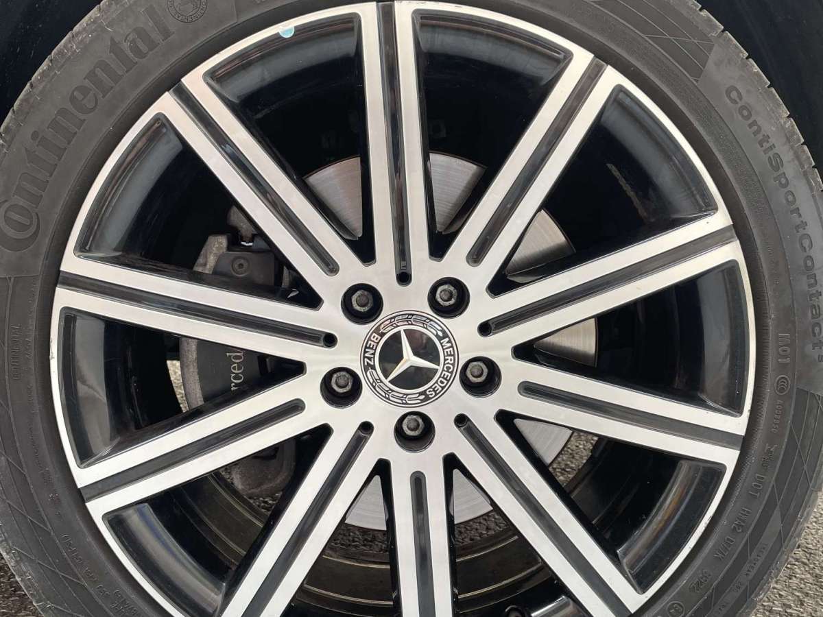 奔馳 V級(jí)  2022款 V 260 L 長(zhǎng)軸距豪華版圖片