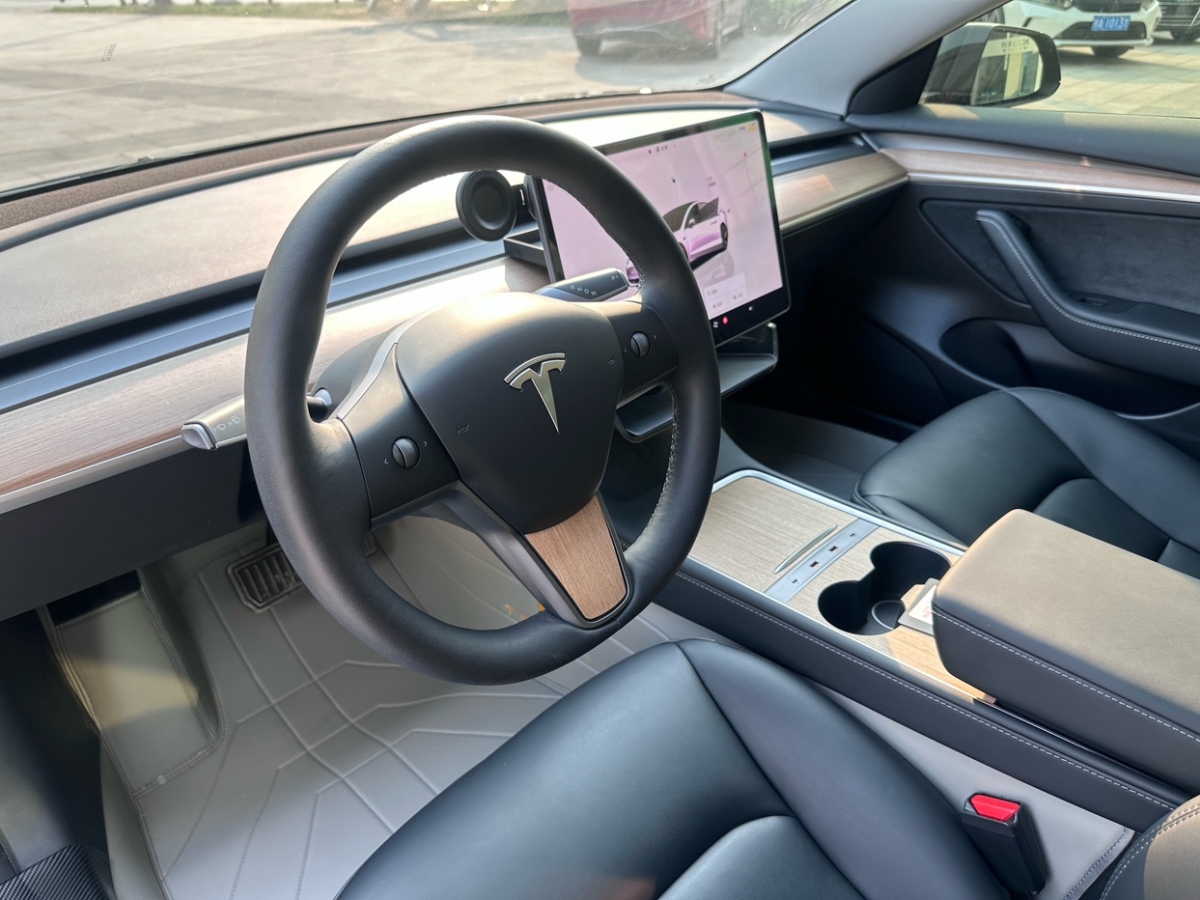 特斯拉 Model Y  2022款 改款 后輪驅(qū)動版圖片