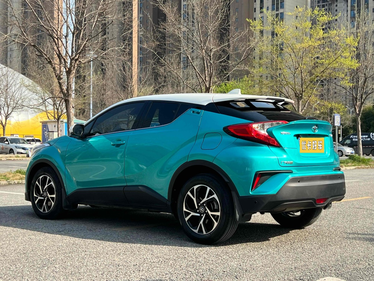 2019年4月豐田 C-HR  2018款 2.0L 領(lǐng)先天窗版 國(guó)V