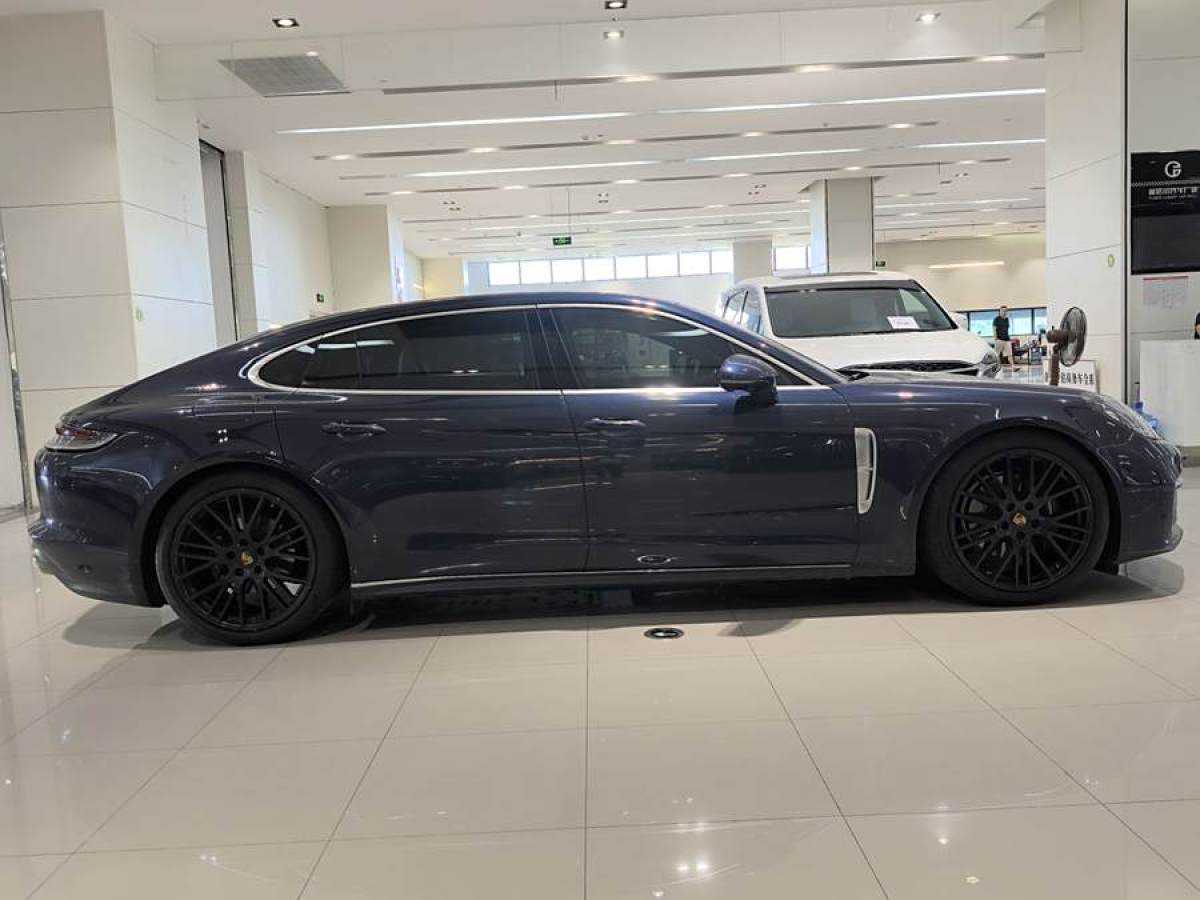 2022年2月保時(shí)捷 Panamera  2022款 Panamera 行政加長(zhǎng)版 2.9T