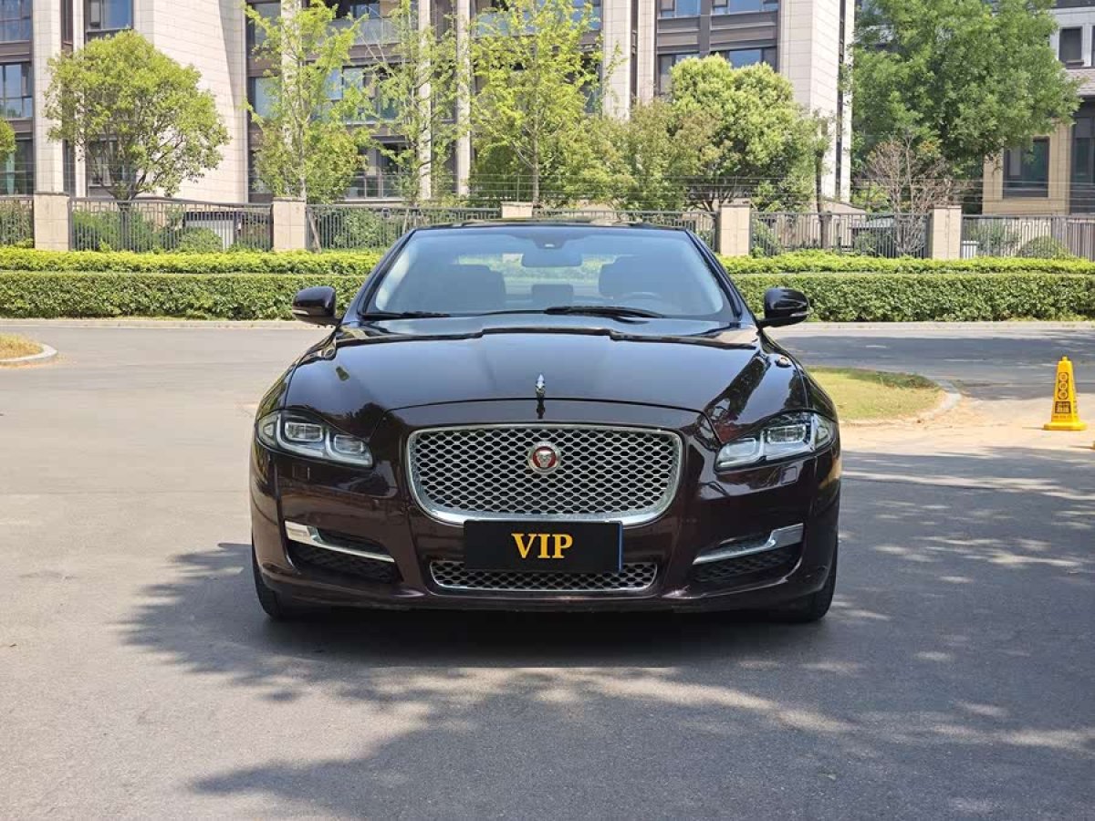 捷豹 XJ  2016款 XJL 2.0T 兩驅(qū)典雅商務(wù)版圖片
