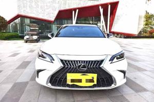 ES 雷克薩斯 200 卓越版
