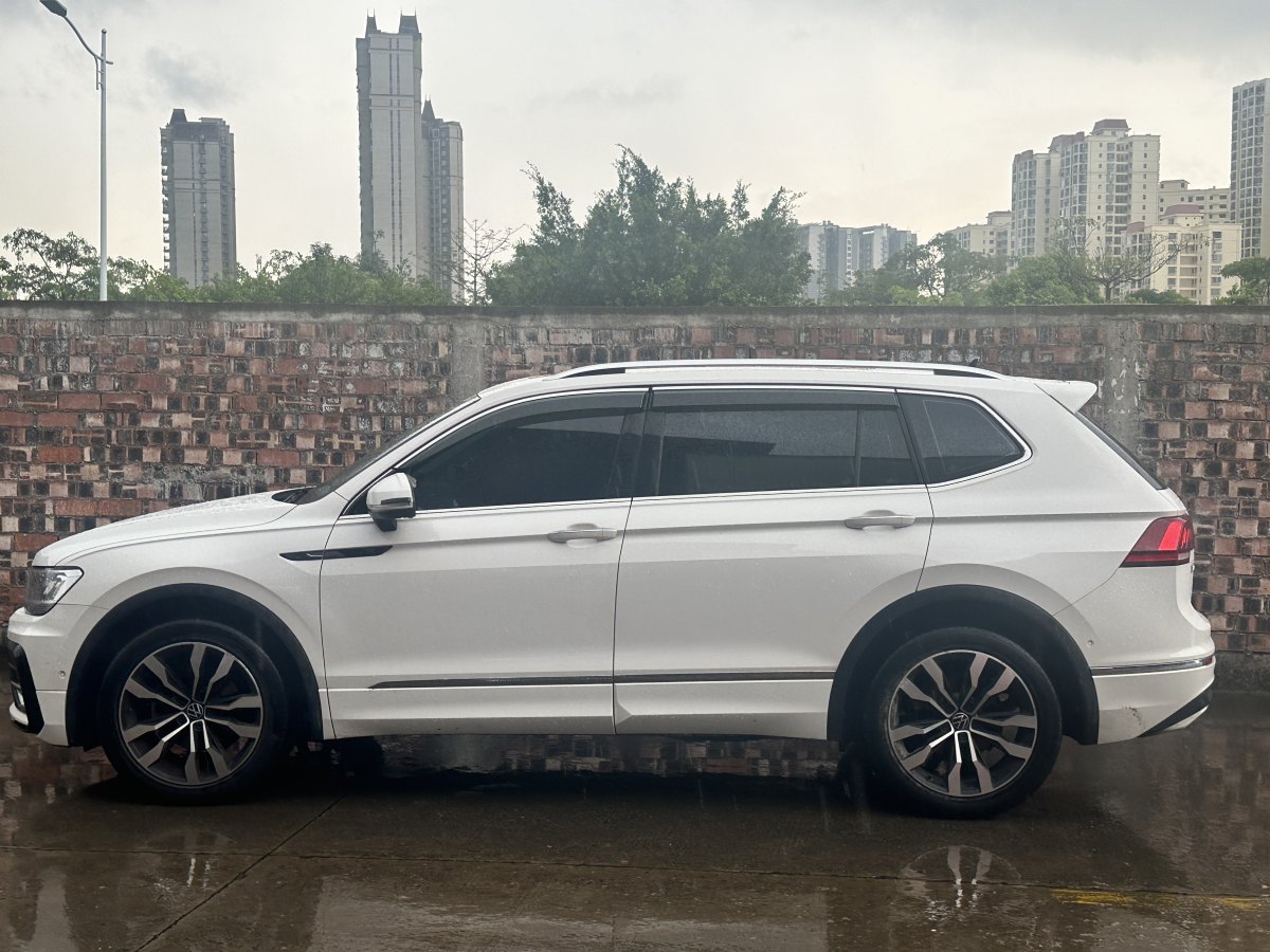 大眾 途觀L  2023款 改款 330TSI 自動(dòng)兩驅(qū)R-Line越享版圖片