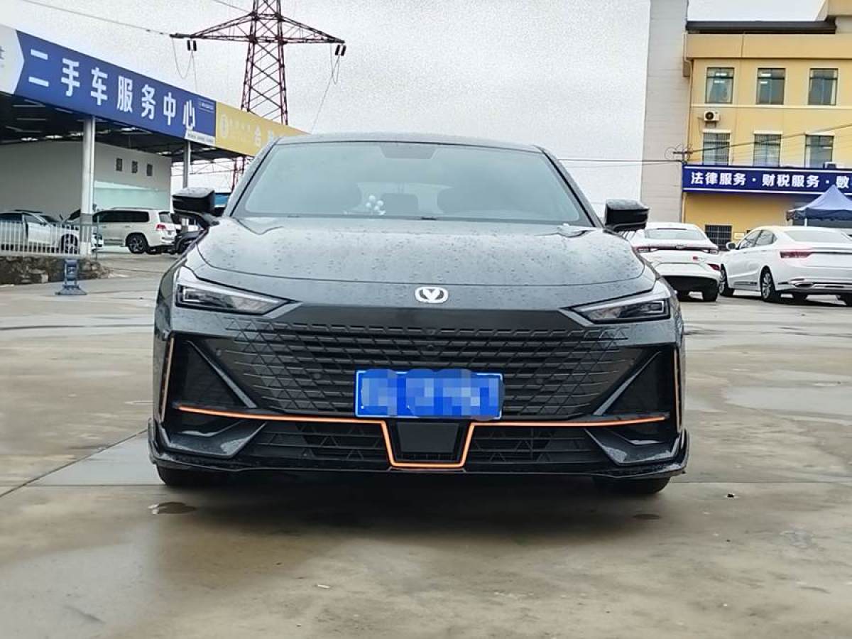 長安 長安UNI-V  2022款 1.5T 運(yùn)動版圖片