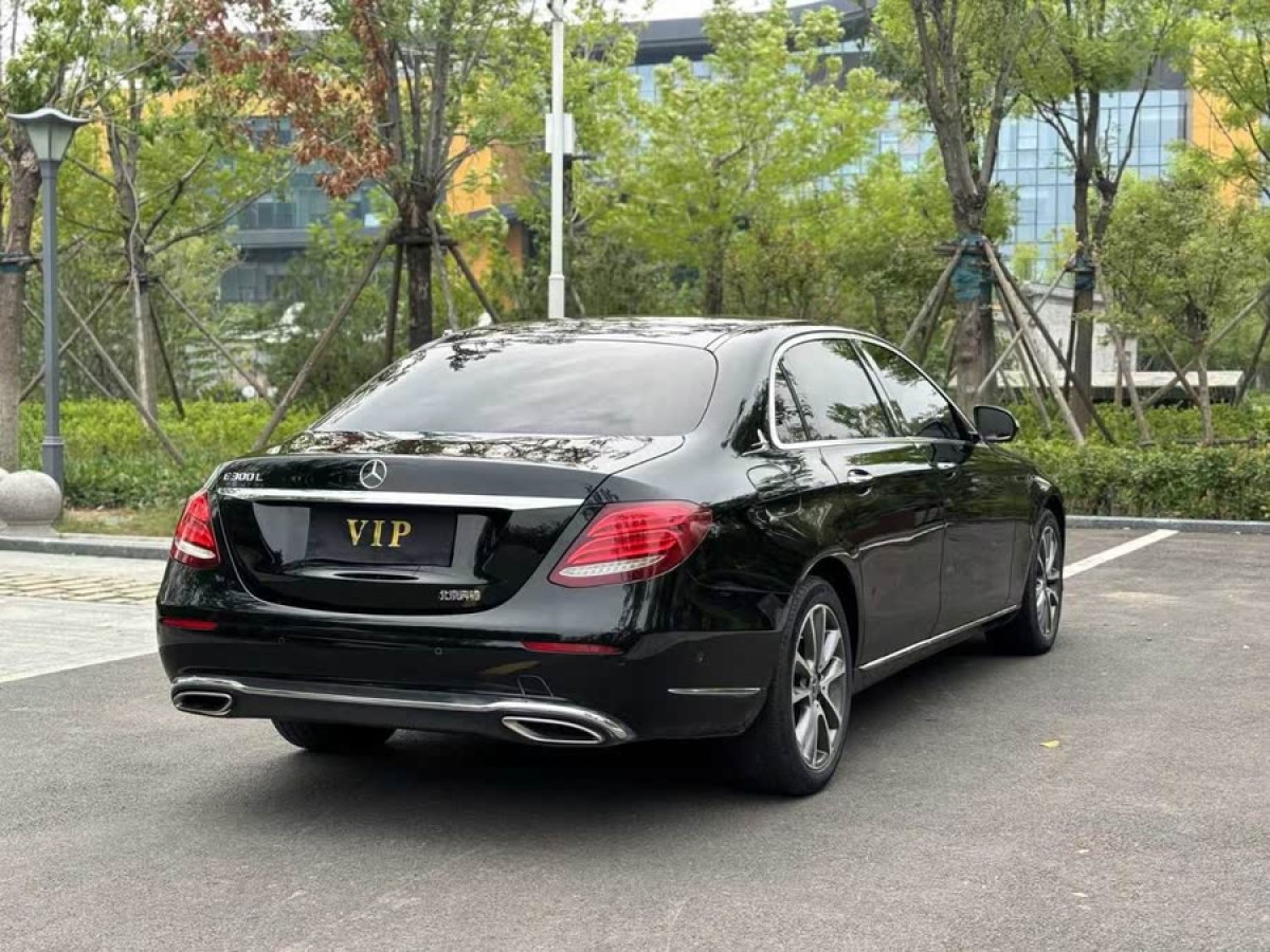 奔馳 奔馳E級(jí)  2019款 改款 E 300 L 豪華型圖片