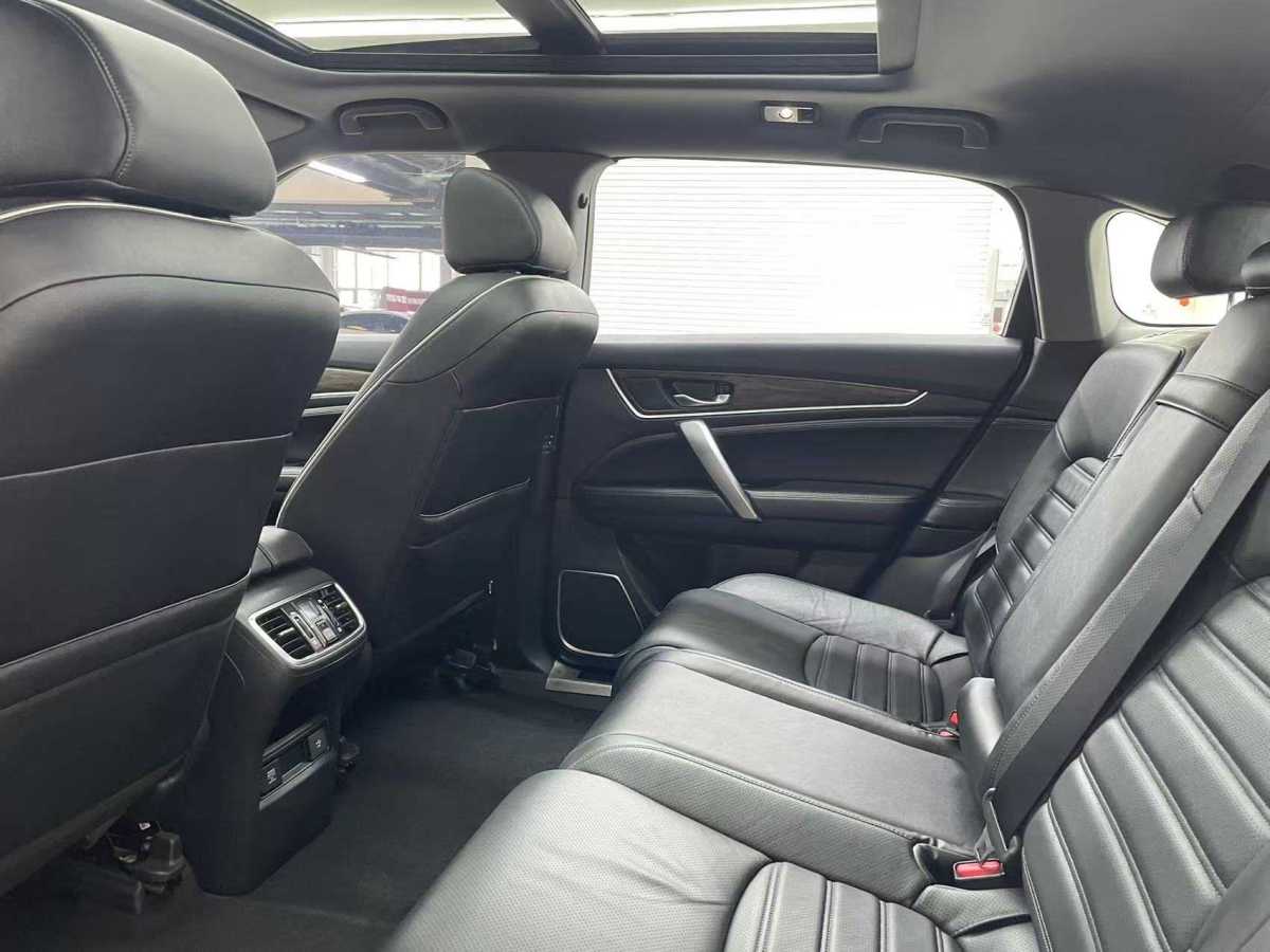 本田 UR-V  2017款 370TURBO 兩驅(qū)尊貴版圖片