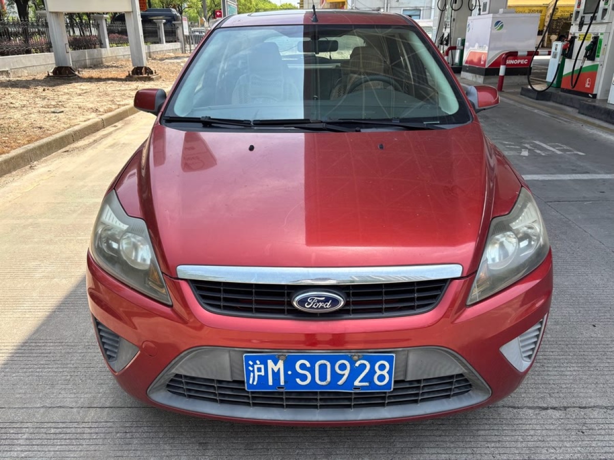福特 福克斯  2012款 兩廂經(jīng)典 1.8L 自動(dòng)時(shí)尚型圖片