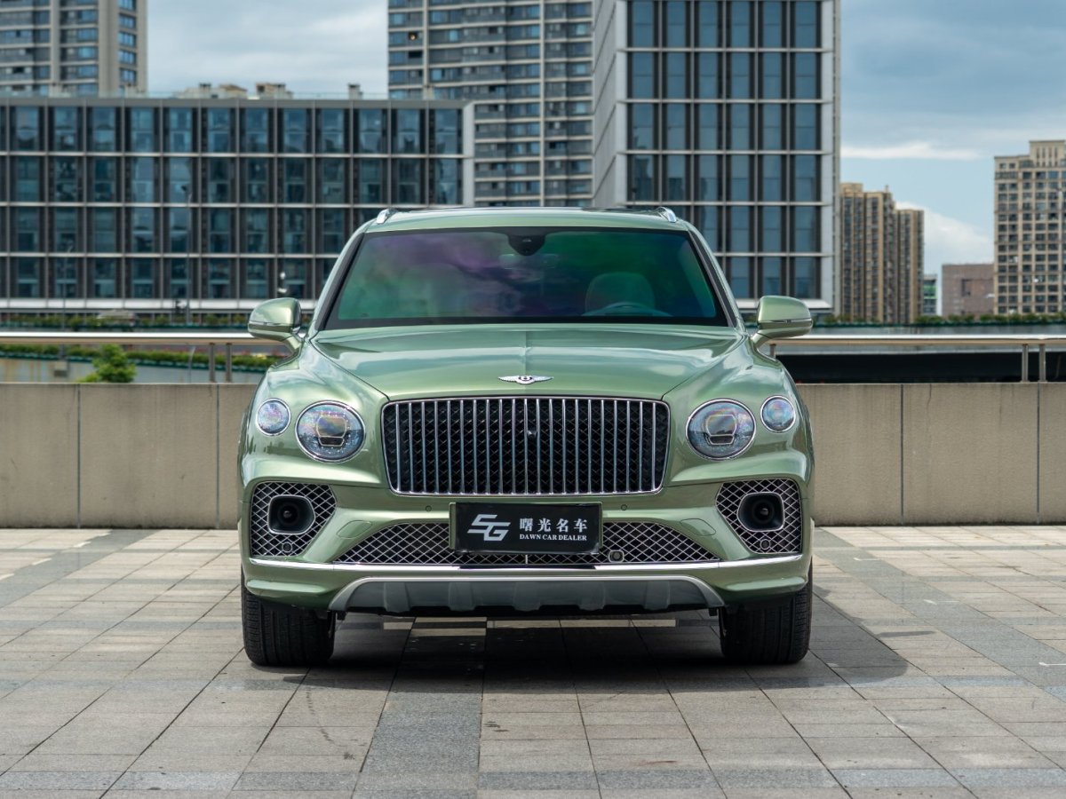 賓利 添越  2023款 4.0T V8 長軸距雅度版圖片