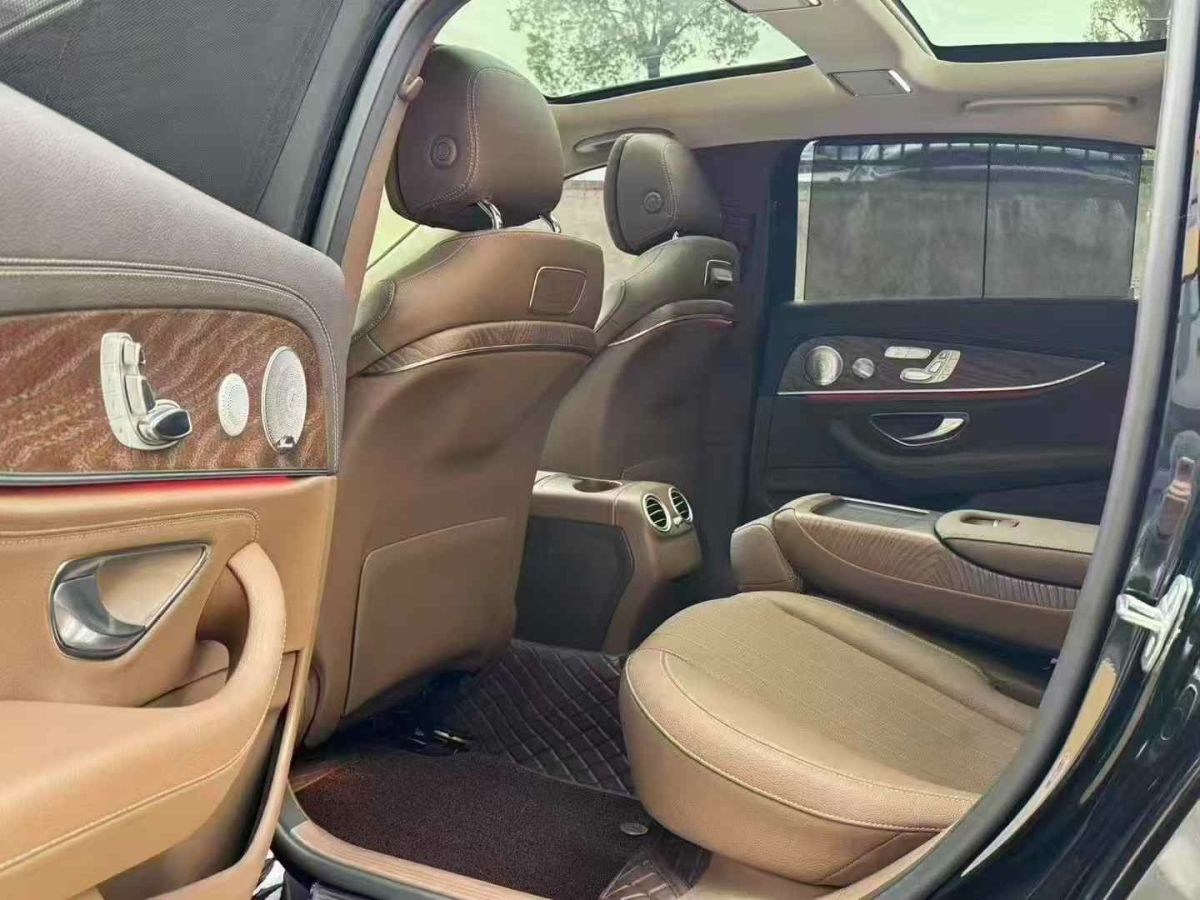 奔馳 奔馳E級(jí)  2019款 E 300 L 豪華型圖片
