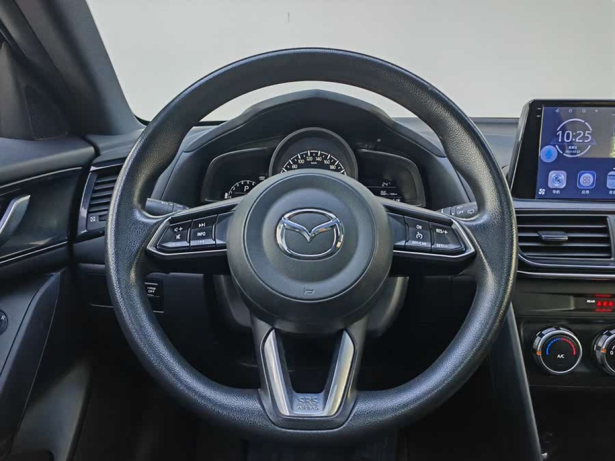 馬自達(dá) CX-4  2021款 2.0L 自動兩驅(qū)藍(lán)天活力版圖片