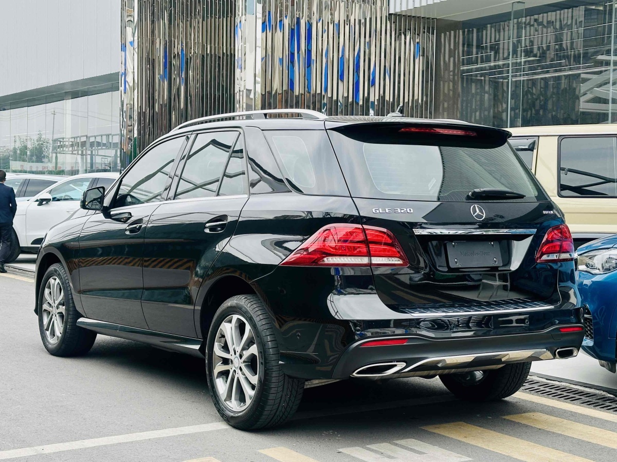 奔馳 奔馳GLE  2017款 GLE 320 4MATIC 動感型圖片