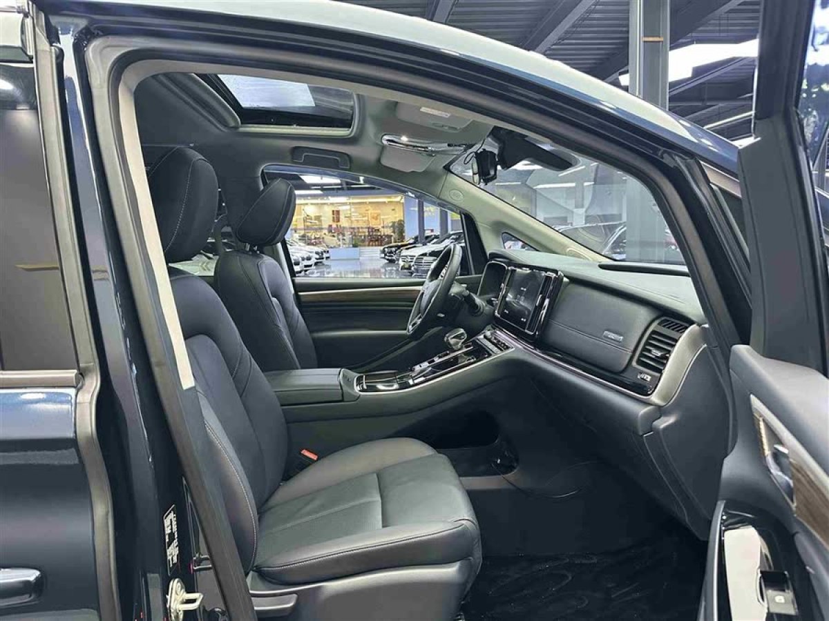 廣汽傳祺 M8  2021款 領(lǐng)秀系列 390T 尊貴版圖片