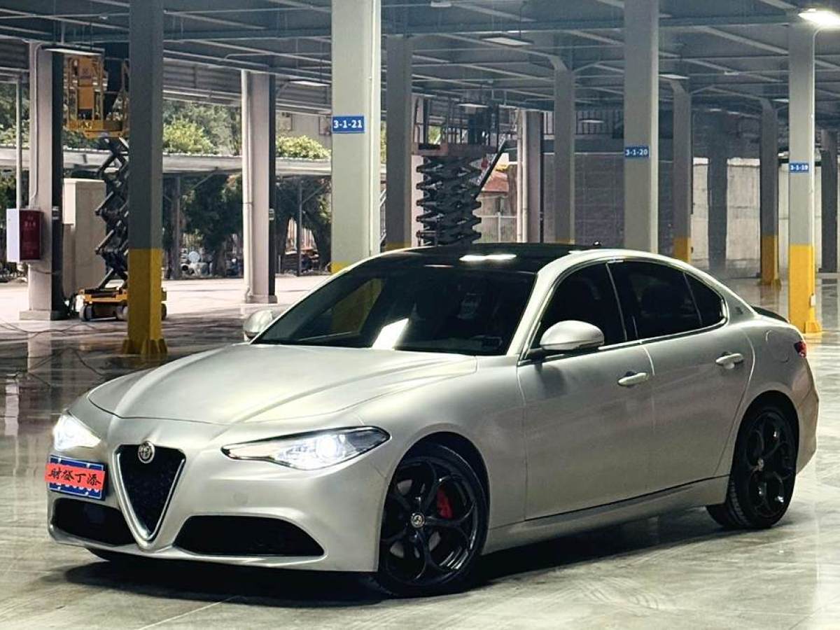 2019年1月阿爾法·羅密歐 Giulia  2017款 2.0T 280HP 豪華版