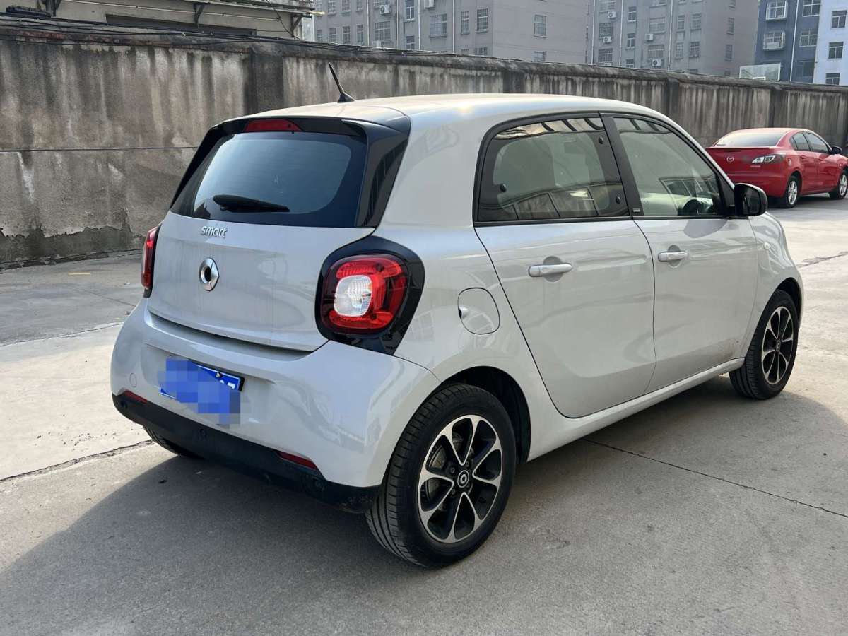 smart forfour  2016款 1.0L 52千瓦激情版圖片