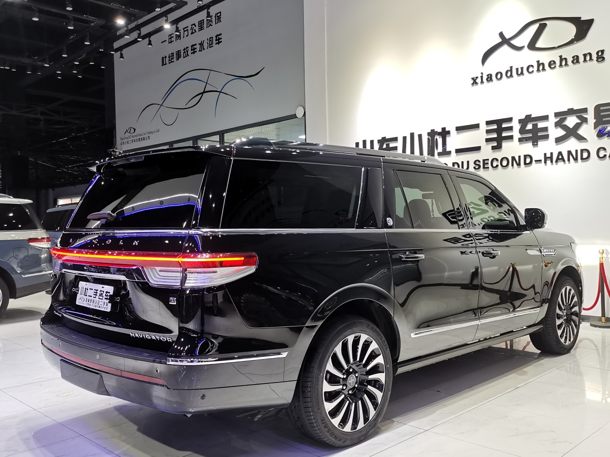 林肯 領(lǐng)航員  2022款 3.5T 長軸總統(tǒng)版圖片