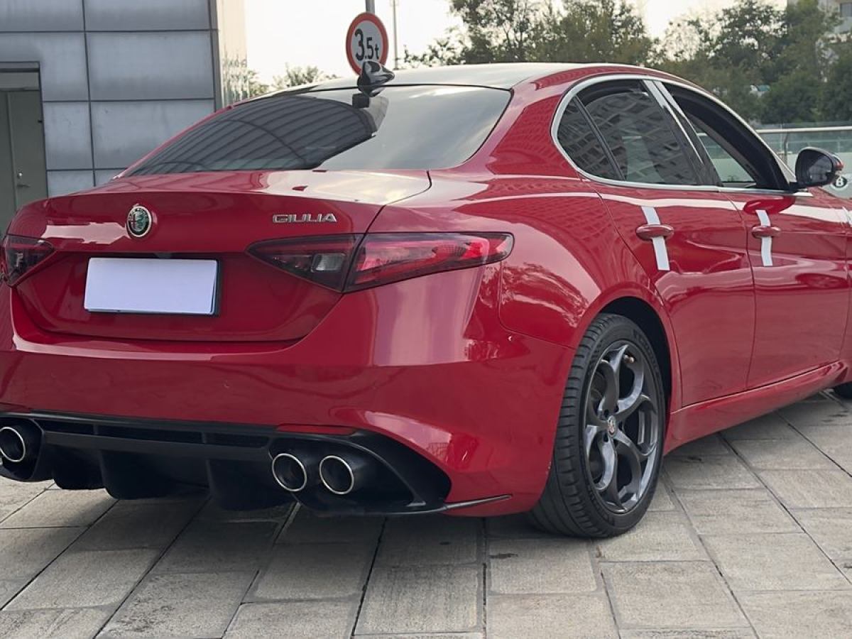 2018年2月阿爾法·羅密歐 Giulia  2017款 2.0T 280HP 豪華版