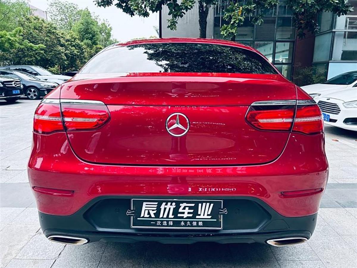 2017年9月奔馳 奔馳GLC  2023款 改款 GLC 260 4MATIC 轎跑SUV