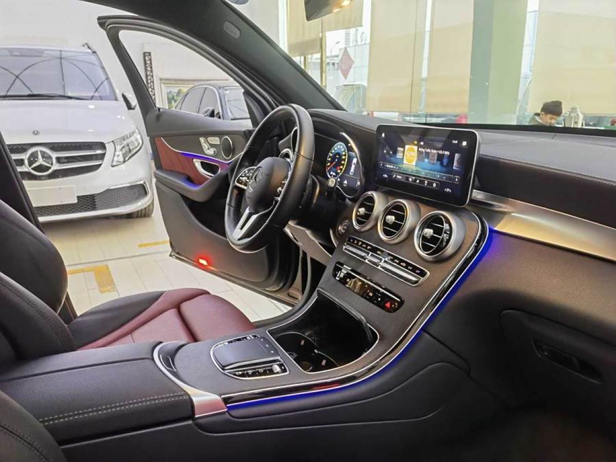 奔馳 奔馳GLC  2021款 GLC 300 4MATIC 轎跑SUV圖片