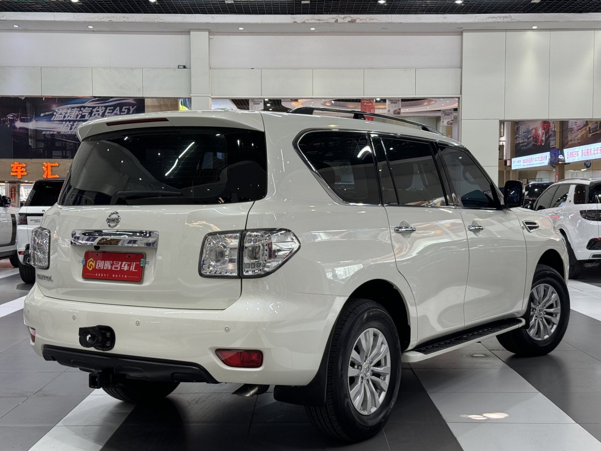 日產(chǎn) 途樂(lè)  2018款 4.0L 鉑金型圖片