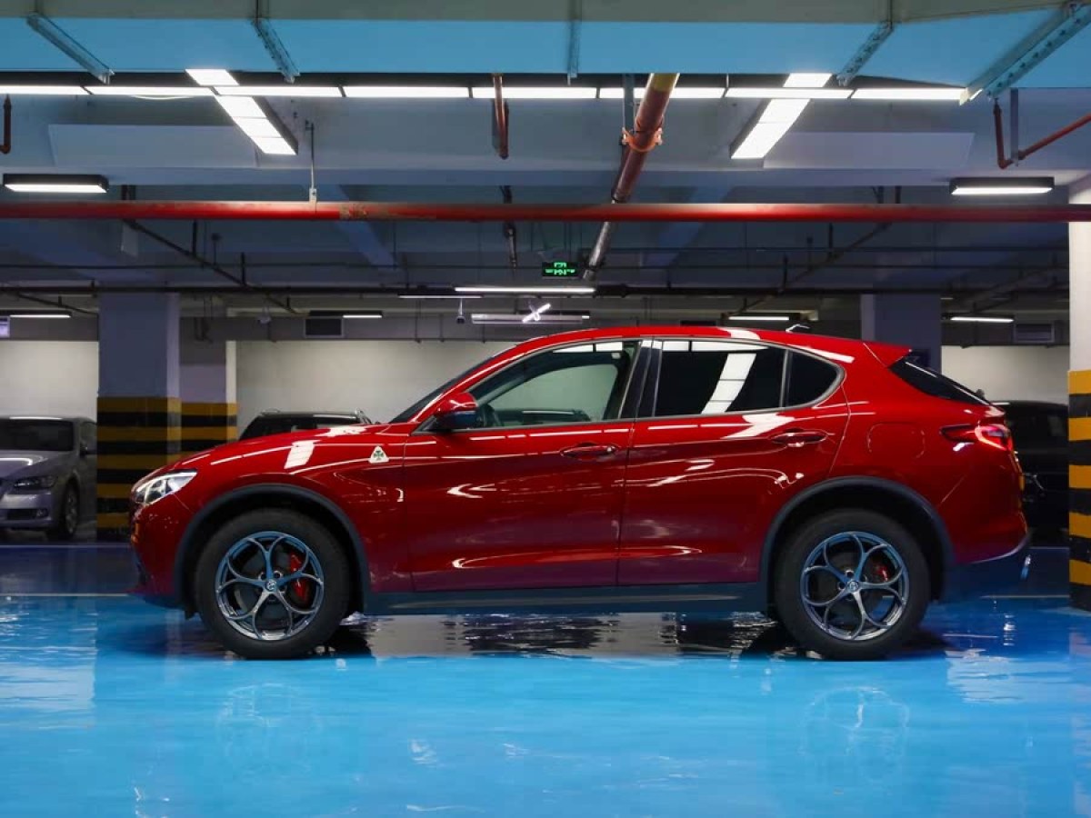阿爾法·羅密歐 Stelvio  2017款 2.0T 200HP 豪華版圖片