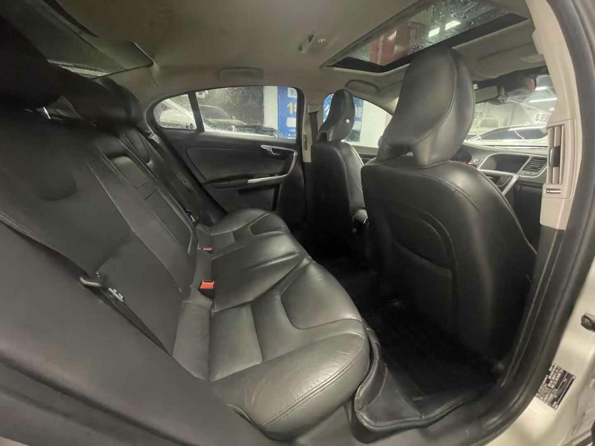 沃爾沃 S60  2016款 L 2.0T T4 智遠(yuǎn)版圖片