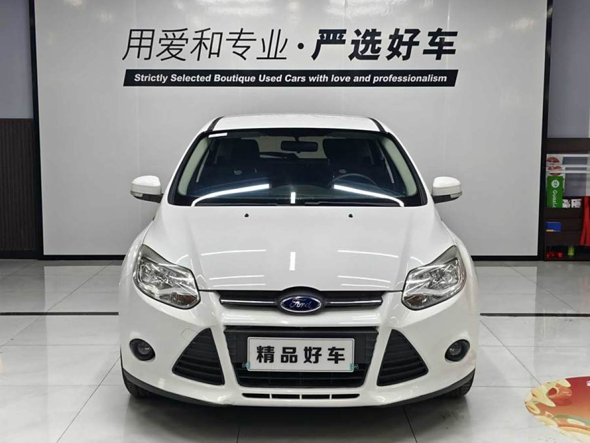 2015年2月福特 ?？怂? 2012款 兩廂 1.6L 自動舒適型