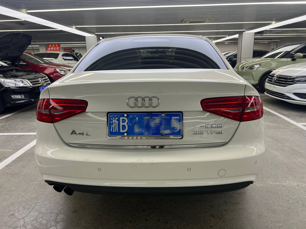 奧迪 奧迪A4L  2015款 35 TFSI 自動(dòng)標(biāo)準(zhǔn)型圖片