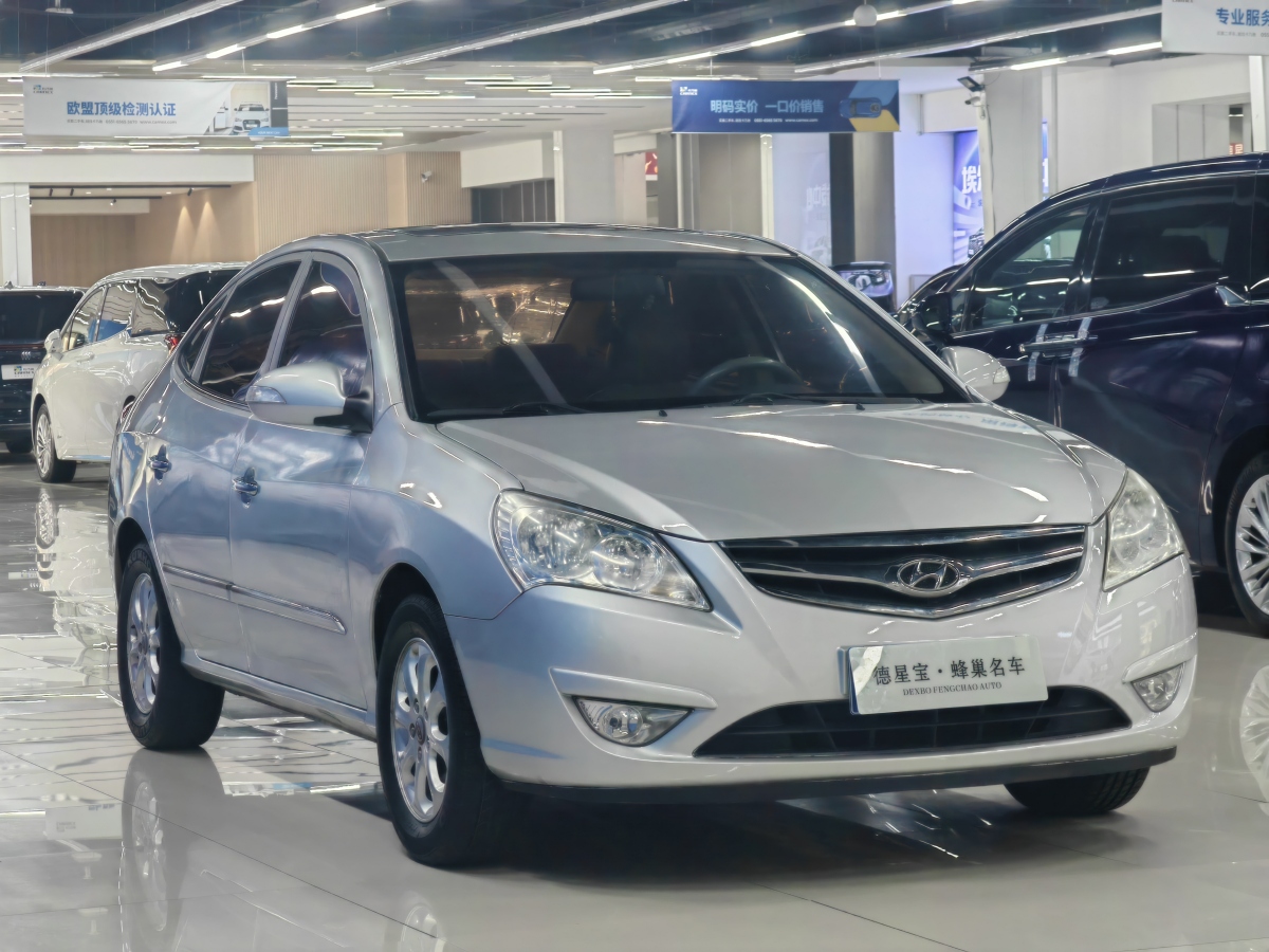 現(xiàn)代 悅動  2011款 1.6L 手動豪華型圖片