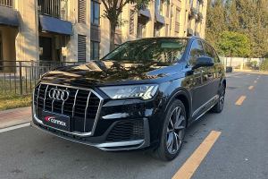 奥迪Q7 奥迪 55 TFSI quattro S line运动型